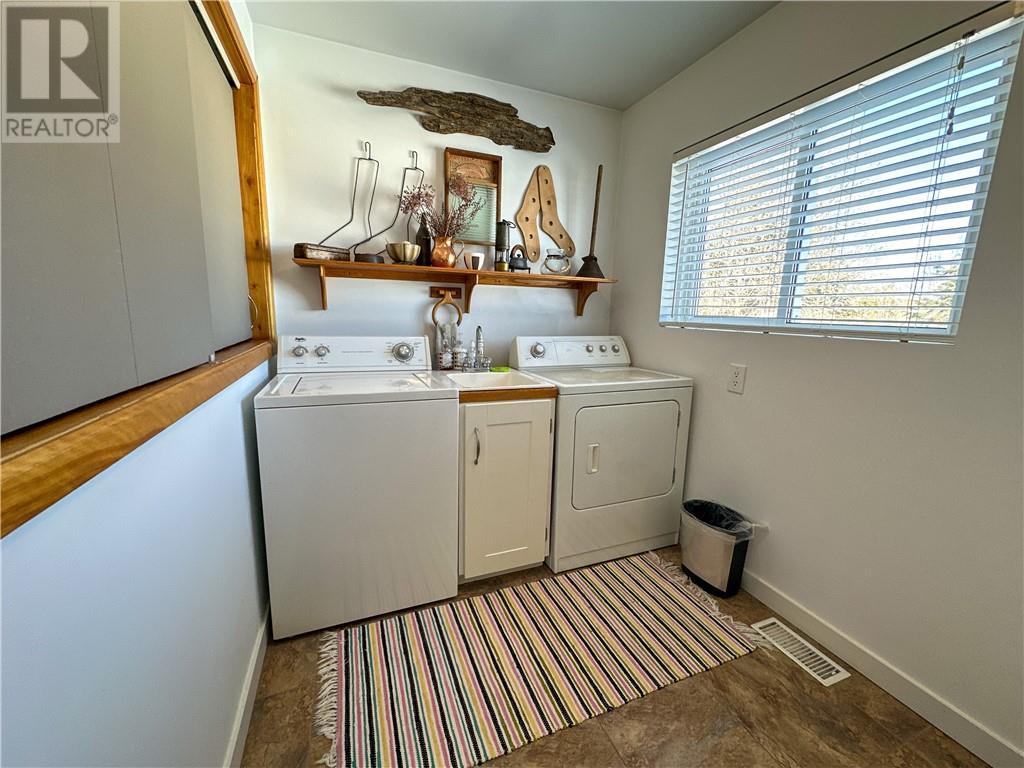 












22A Hall Street

,
Gore Bay, Manitoulin Island,




Ontario
P0P1H0

