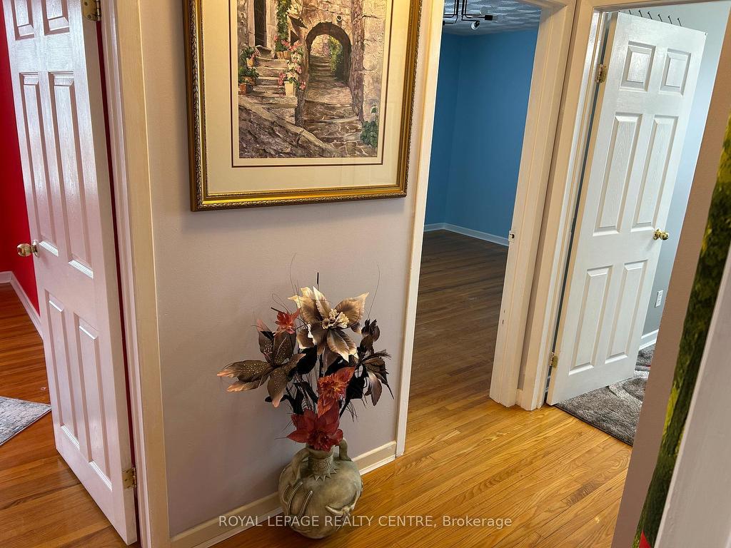 









3253


Ibbetson

Crescent, UPPER,
Mississauga,




ON
L5C 1Z1

