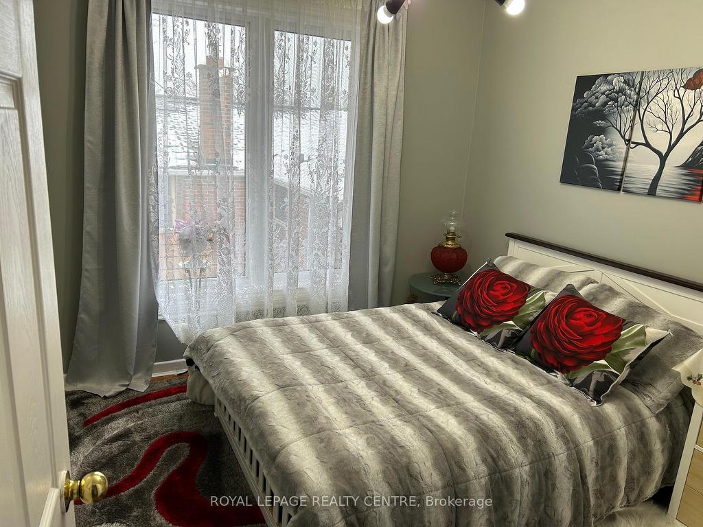 









3253


Ibbetson

Crescent, UPPER,
Mississauga,




ON
L5C 1Z1

