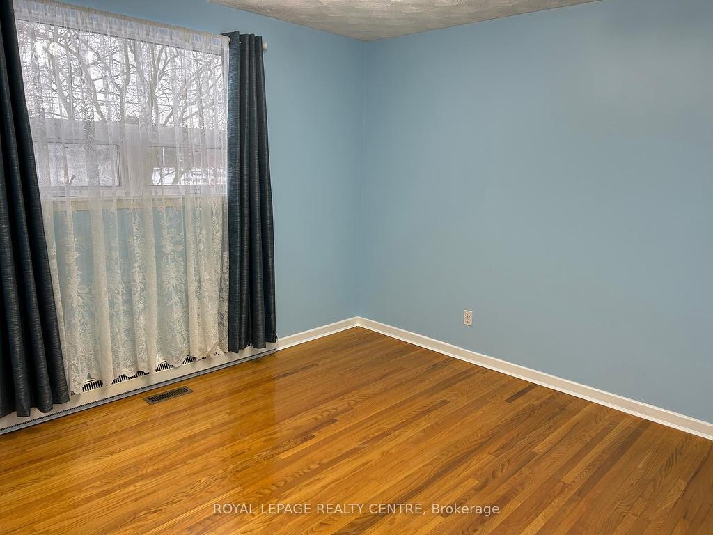 









3253


Ibbetson

Crescent, UPPER,
Mississauga,




ON
L5C 1Z1

