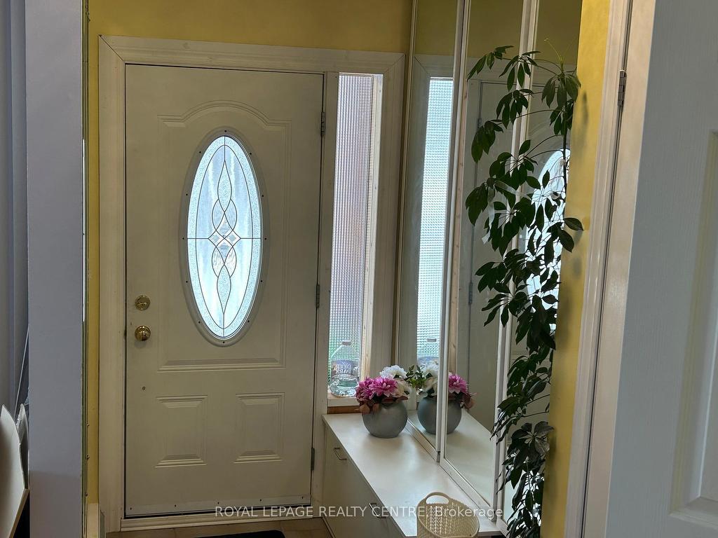 









3253


Ibbetson

Crescent, UPPER,
Mississauga,




ON
L5C 1Z1

