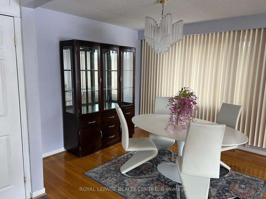 









3253


Ibbetson

Crescent, UPPER,
Mississauga,




ON
L5C 1Z1


