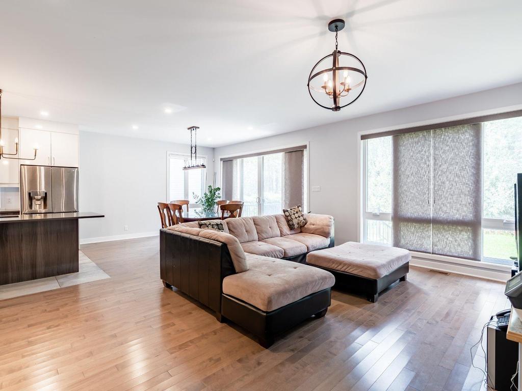 









30


Rue du Croissant-Perlé

,
La Prairie,




QC
J5R0N5

