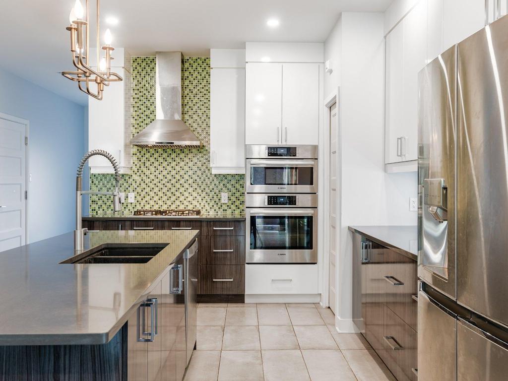 









30


Rue du Croissant-Perlé

,
La Prairie,




QC
J5R0N5

