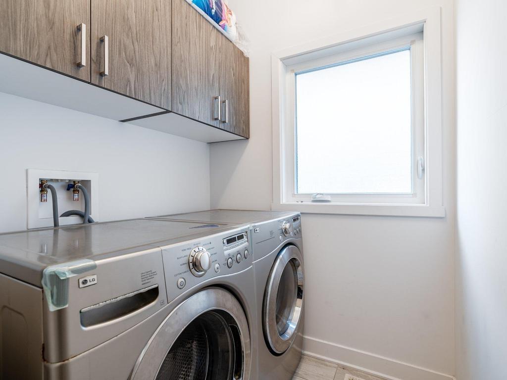 









30


Rue du Croissant-Perlé

,
La Prairie,




QC
J5R0N5


