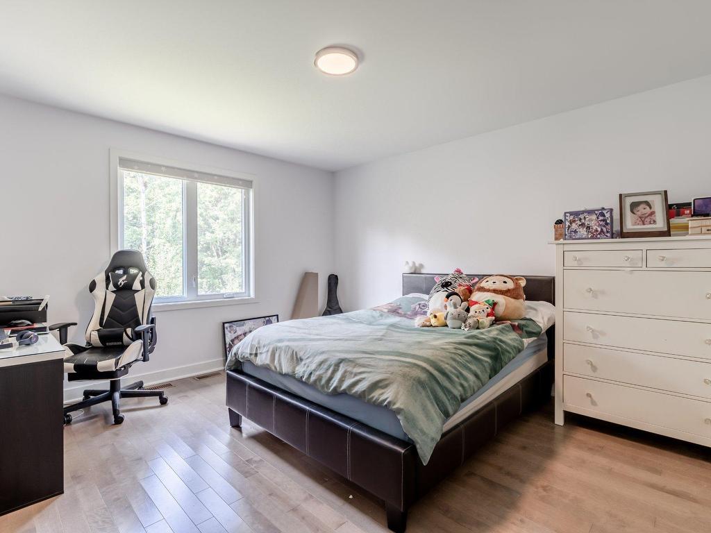









30


Rue du Croissant-Perlé

,
La Prairie,




QC
J5R0N5

