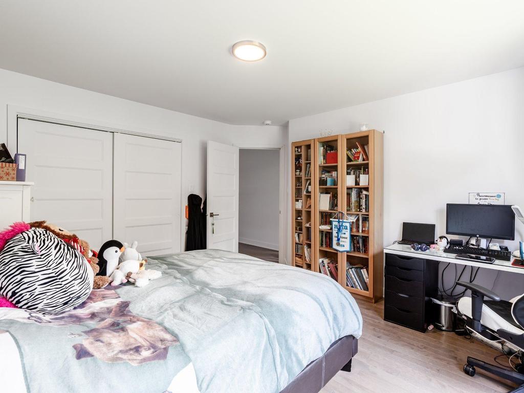 









30


Rue du Croissant-Perlé

,
La Prairie,




QC
J5R0N5

