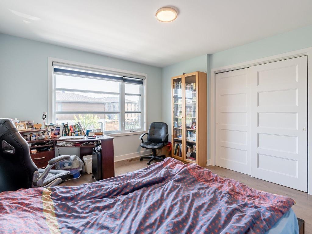 









30


Rue du Croissant-Perlé

,
La Prairie,




QC
J5R0N5

