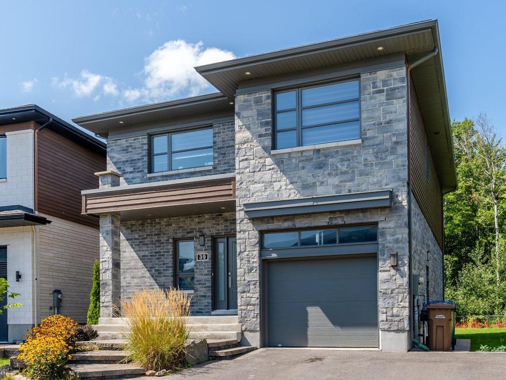 









30


Rue du Croissant-Perlé

,
La Prairie,




QC
J5R0N5


