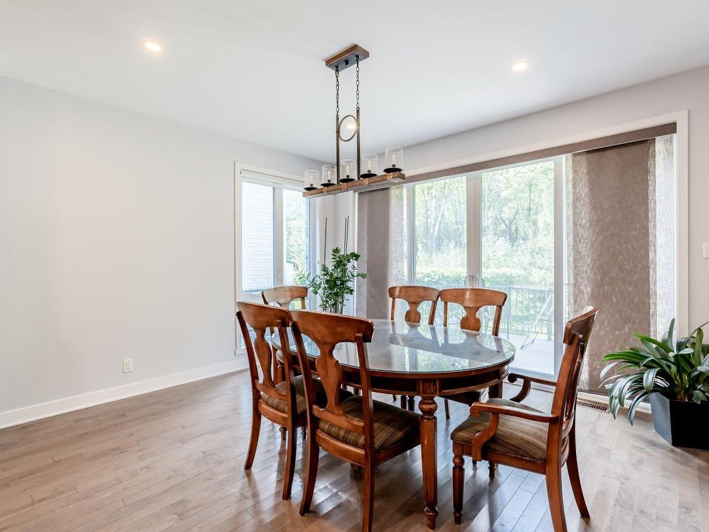









30


Rue du Croissant-Perlé

,
La Prairie,




QC
J5R0N5

