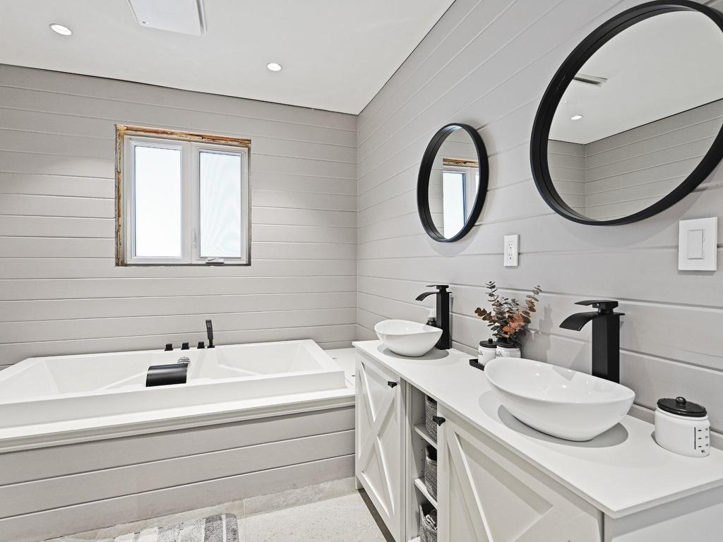 









497


Rue Principale

,
Saint-Sébastien,




QC
J0J2C0

