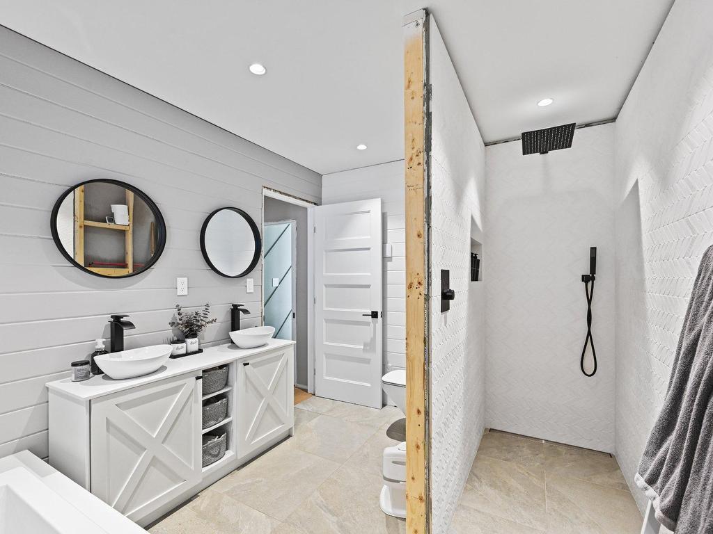 









497


Rue Principale

,
Saint-Sébastien,




QC
J0J2C0

