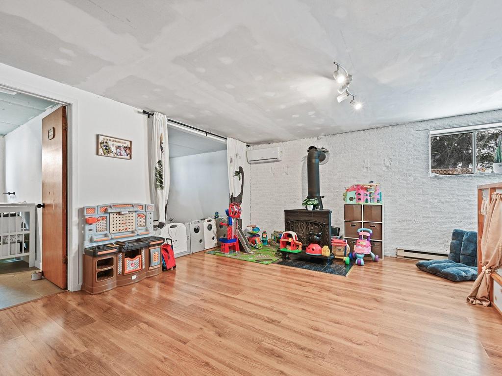 









497


Rue Principale

,
Saint-Sébastien,




QC
J0J2C0

