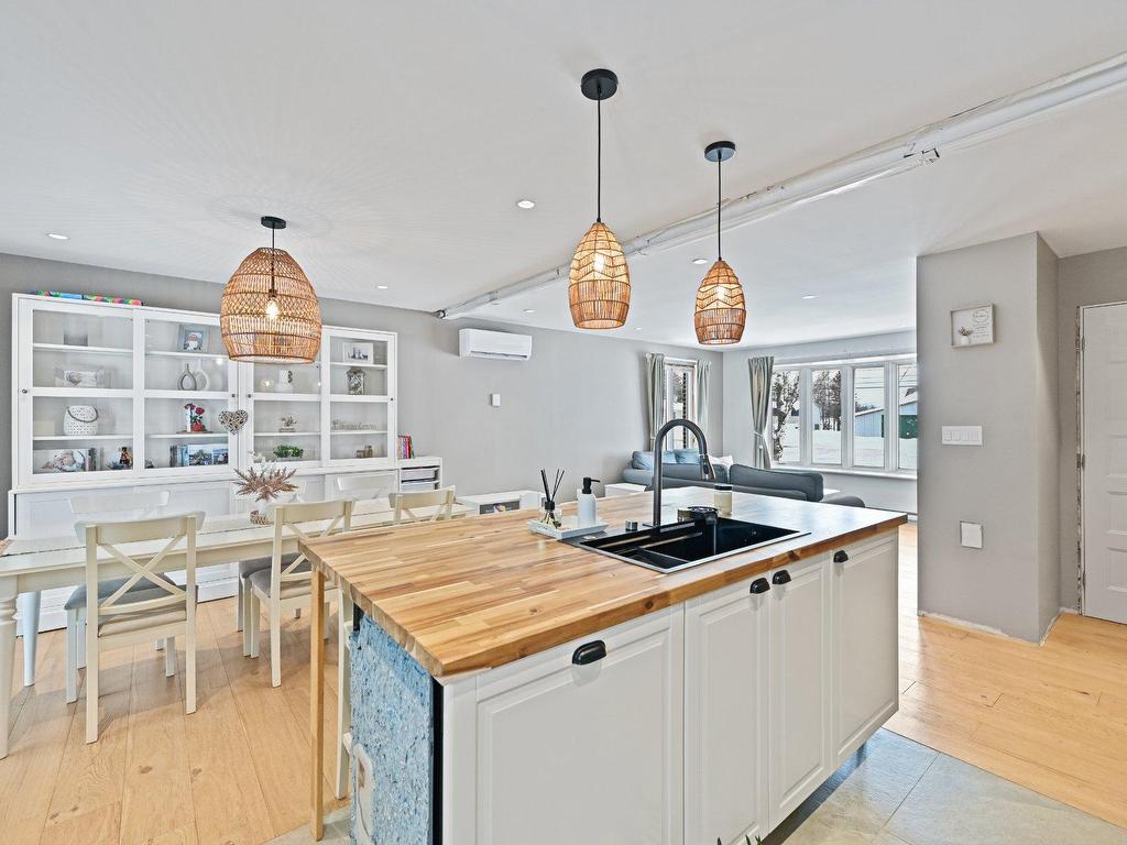 









497


Rue Principale

,
Saint-Sébastien,




QC
J0J2C0

