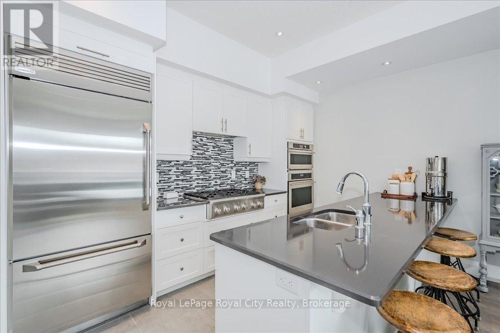 












RL3 - 53 ARTHUR STREET S

,
Guelph (St. Patrick's Ward),




Ontario
N1E0P5

