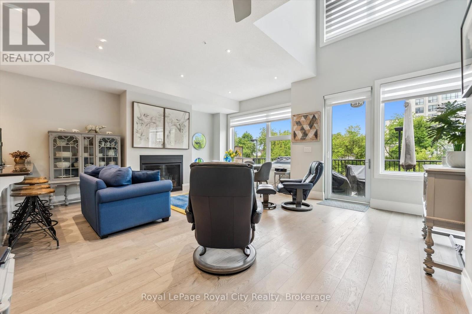 












RL3 - 53 ARTHUR STREET S

,
Guelph (St. Patrick's Ward),




Ontario
N1E0P5

