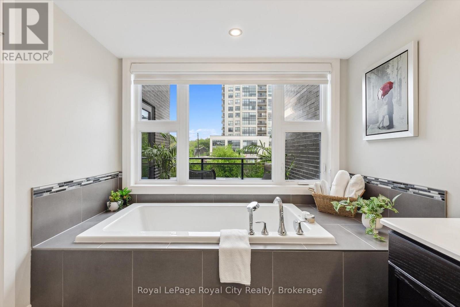 












RL3 - 53 ARTHUR STREET S

,
Guelph (St. Patrick's Ward),




Ontario
N1E0P5

