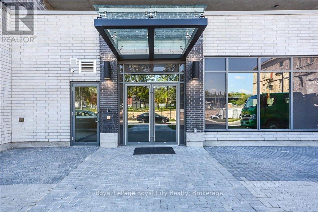 












RL3 - 53 ARTHUR STREET S

,
Guelph (St. Patrick's Ward),




Ontario
N1E0P5

