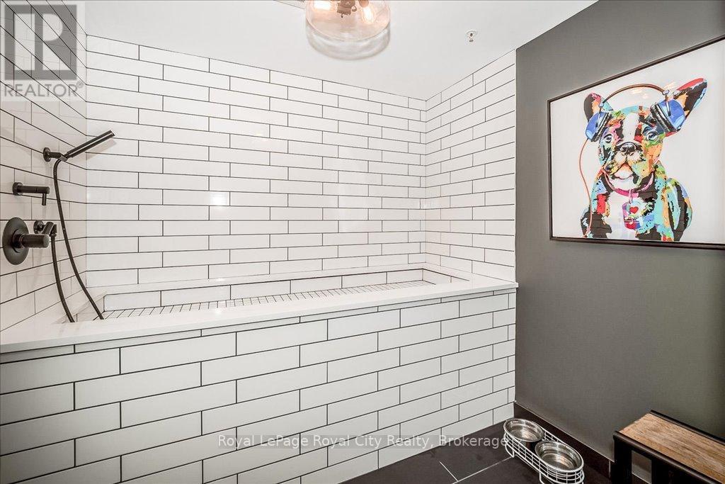 












RL3 - 53 ARTHUR STREET S

,
Guelph (St. Patrick's Ward),




Ontario
N1E0P5

