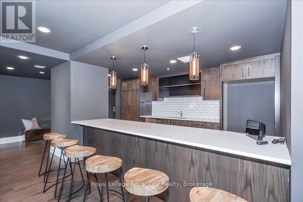 












RL3 - 53 ARTHUR STREET S

,
Guelph (St. Patrick's Ward),




Ontario
N1E0P5

