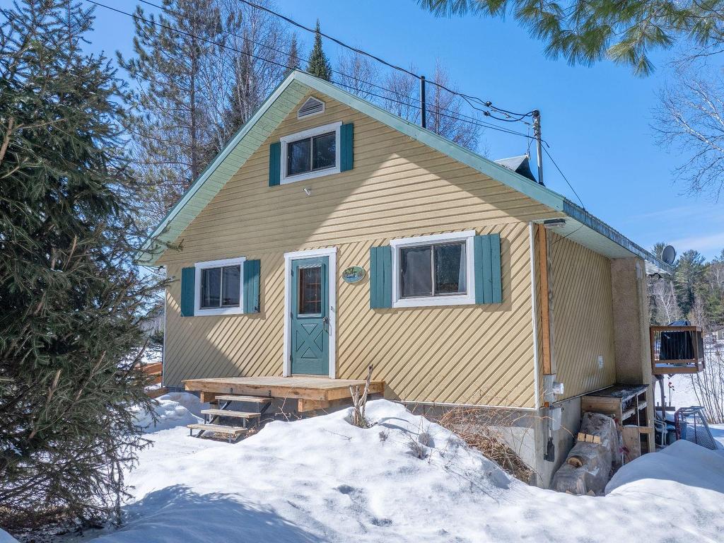 









637


Ch. du Lac-Lanthier E.

,
Rivière-Rouge,




QC
J0T1T0

