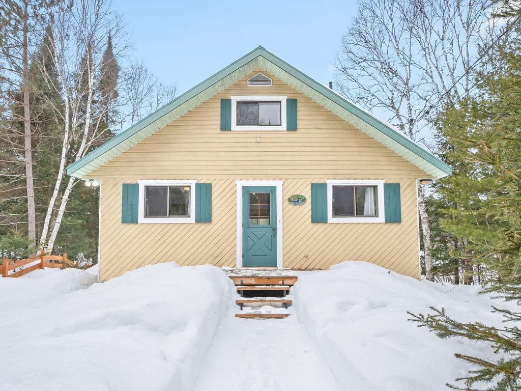 









637


Ch. du Lac-Lanthier E.

,
Rivière-Rouge,




QC
J0T1T0

