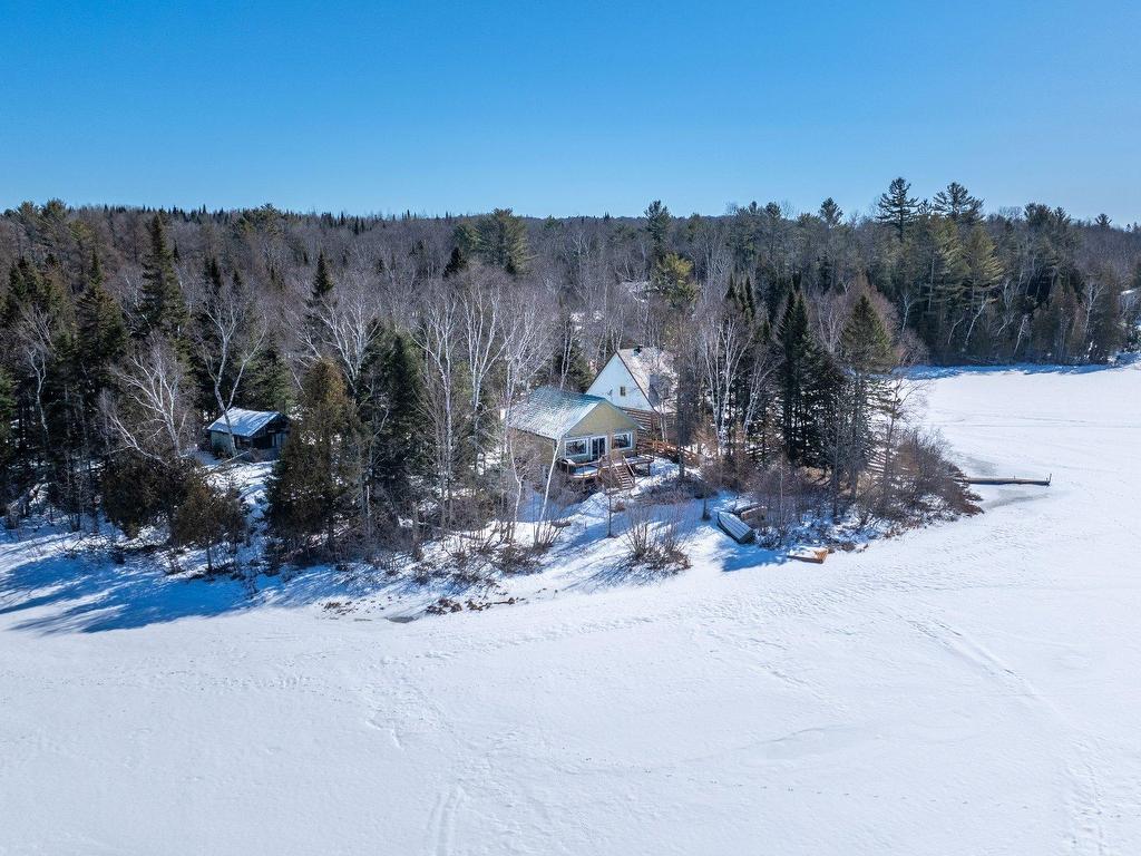 









637


Ch. du Lac-Lanthier E.

,
Rivière-Rouge,




QC
J0T1T0

