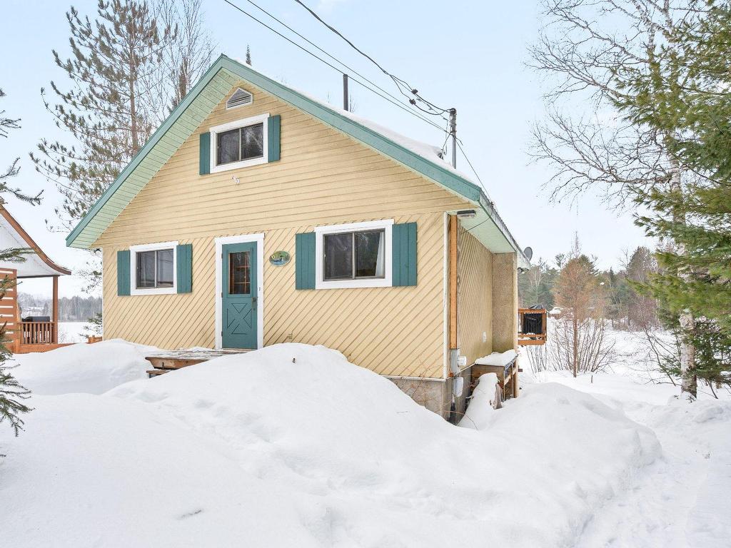 









637


Ch. du Lac-Lanthier E.

,
Rivière-Rouge,




QC
J0T1T0

