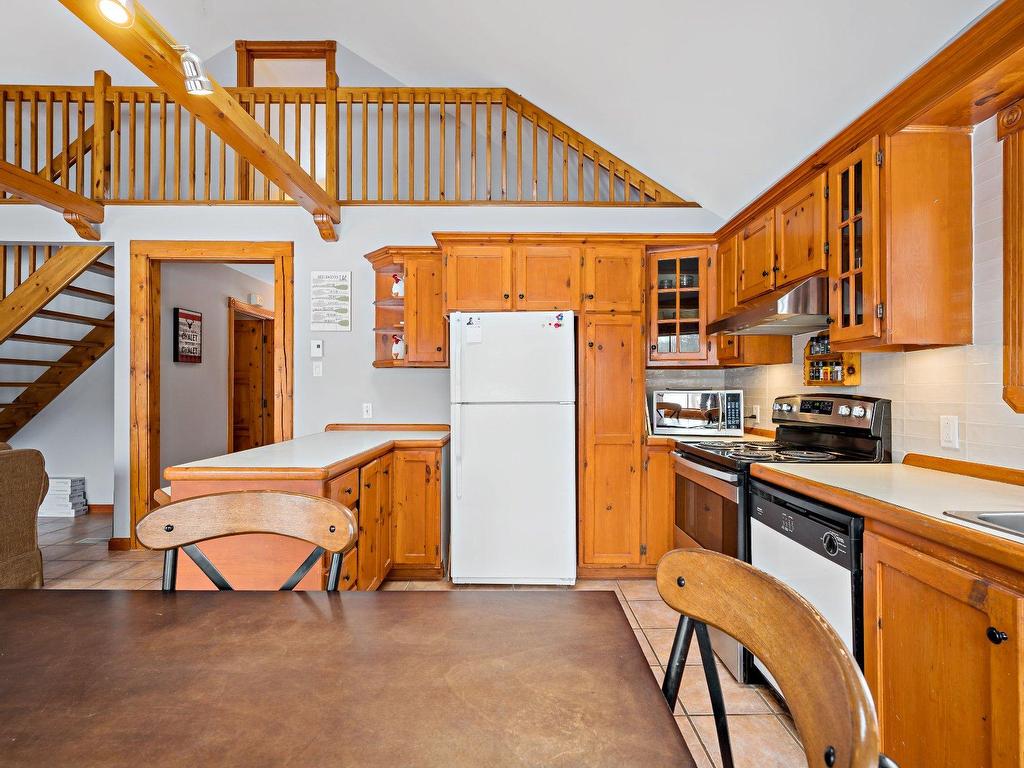 









637


Ch. du Lac-Lanthier E.

,
Rivière-Rouge,




QC
J0T1T0

