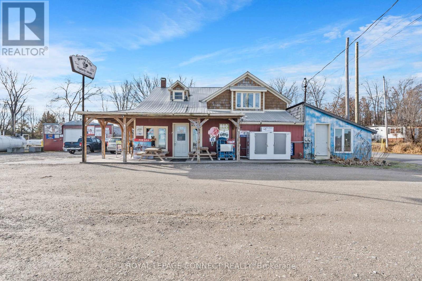 












5804 HIGHWAY 41 ROAD

,
Addington Highlands,




Ontario
K0K2A0

