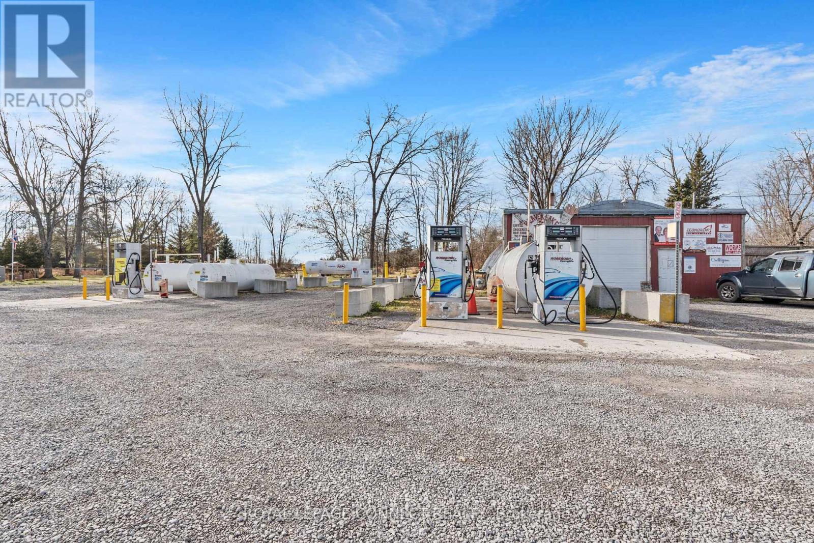 












5804 HIGHWAY 41 ROAD

,
Addington Highlands,




Ontario
K0K2A0

