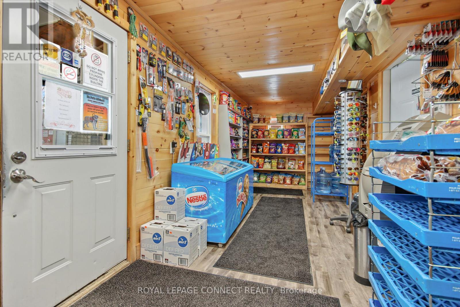 












5804 HIGHWAY 41 ROAD

,
Addington Highlands,




Ontario
K0K2A0

