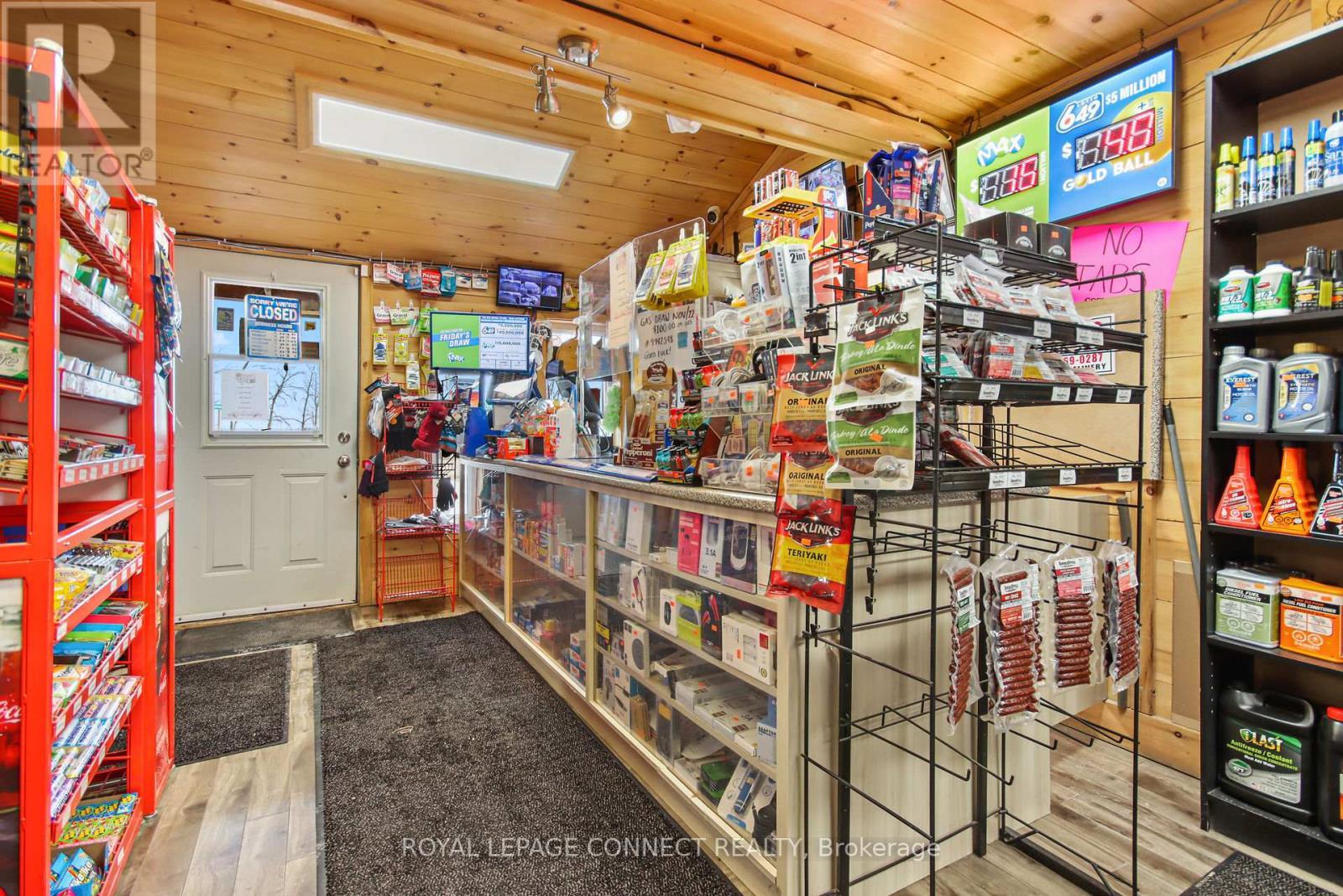 












5804 HIGHWAY 41 ROAD

,
Addington Highlands,




Ontario
K0K2A0

