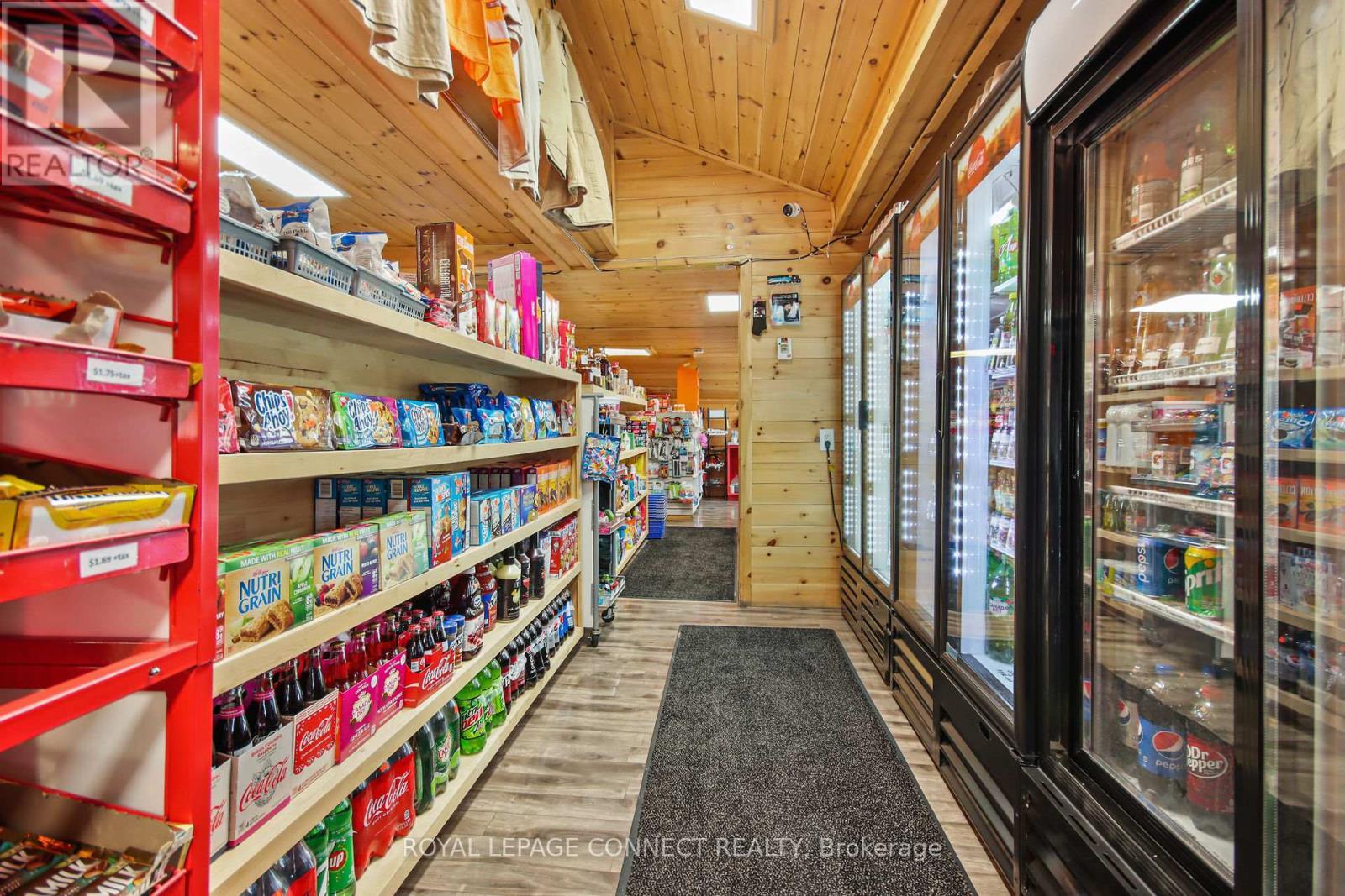 












5804 HIGHWAY 41 ROAD

,
Addington Highlands,




Ontario
K0K2A0

