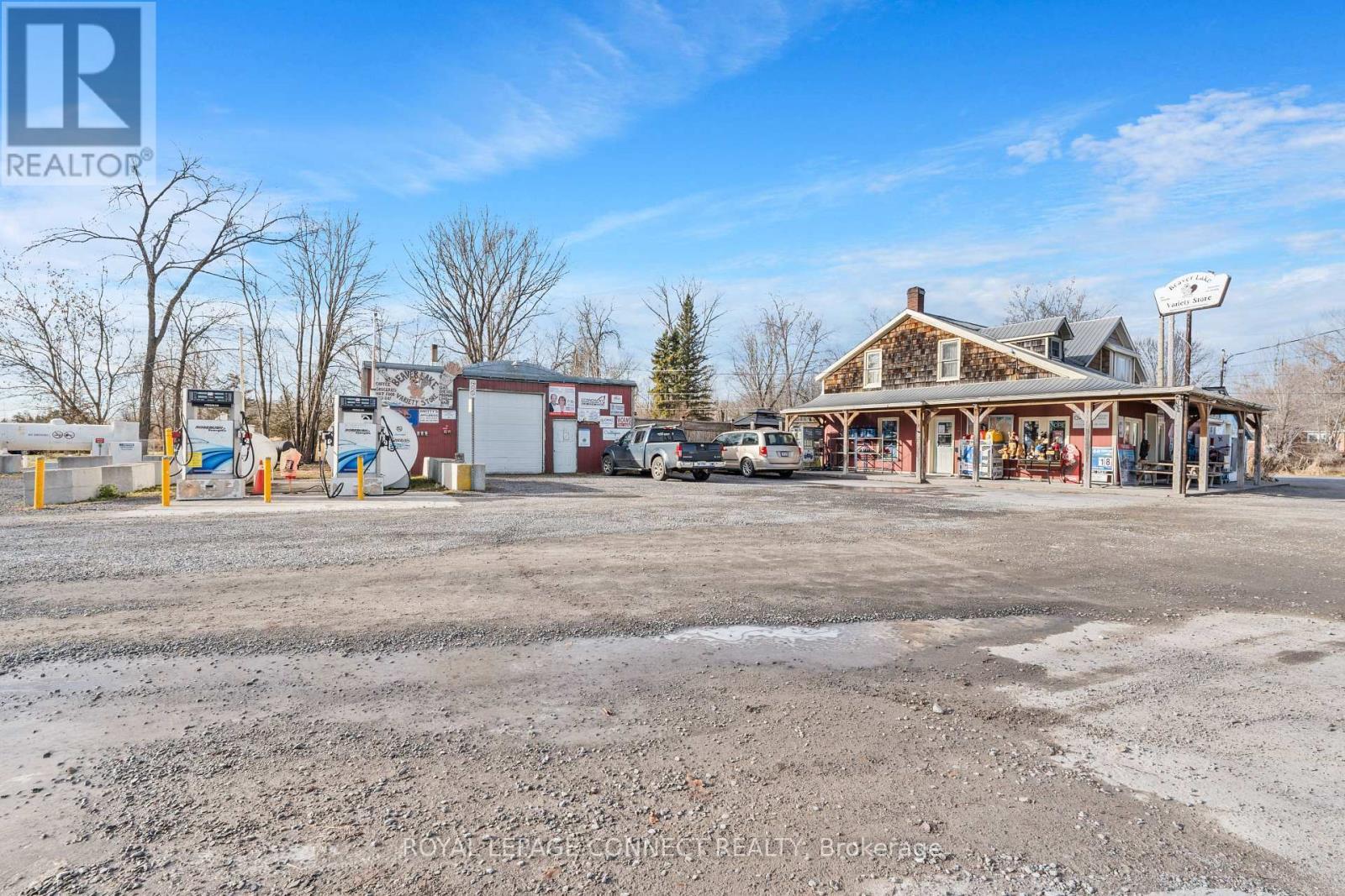 












5804 HIGHWAY 41 ROAD

,
Addington Highlands,




Ontario
K0K2A0

