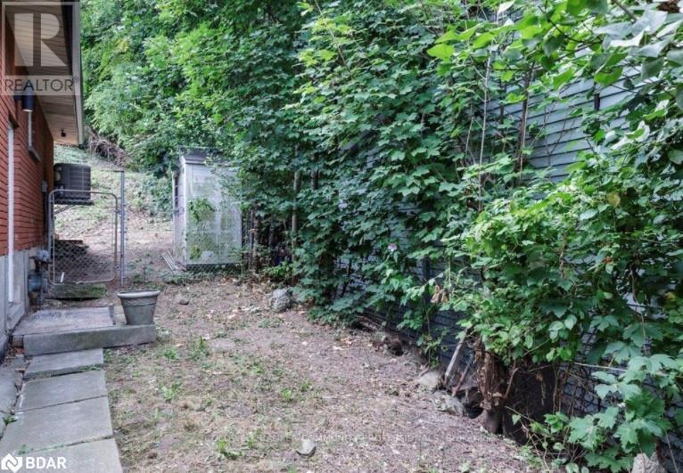












256 CHARLTON Avenue E

,
Hamilton,




Ontario
L8N1Z1

