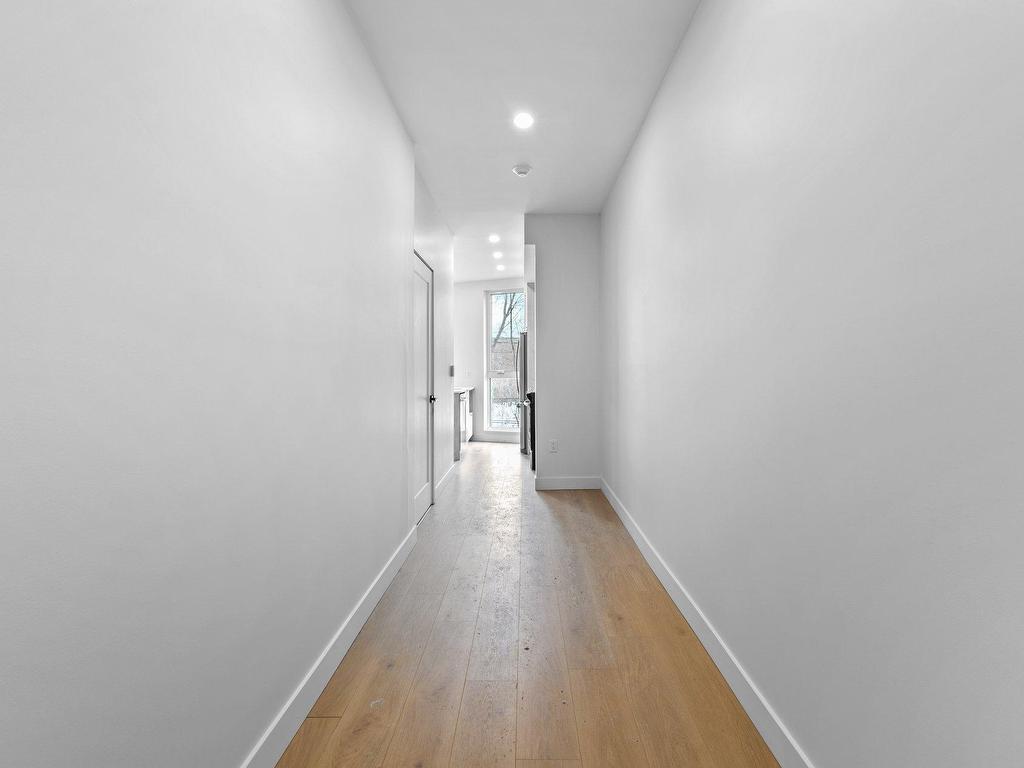 









6037


Boul. De Maisonneuve O.

, 101,
Montréal (Côte-des-Neiges/Notre-Dame-de-Grâce),




QC
H4A0B5

