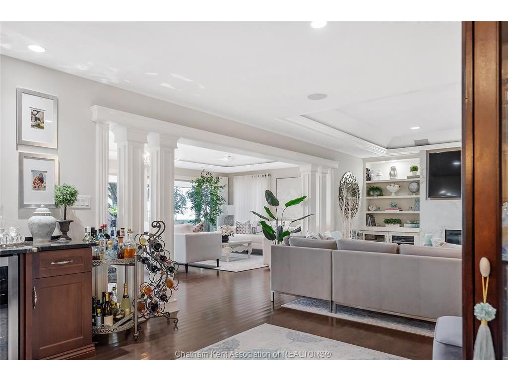 









335


ISLAND

Crescent,
Lighthouse Cove,




ON
N0P 2L0


