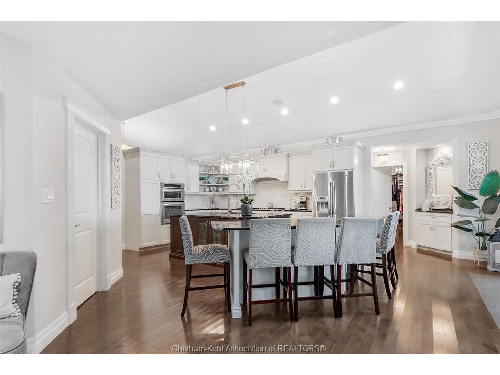 









335


ISLAND

Crescent,
Lighthouse Cove,




ON
N0P 2L0

