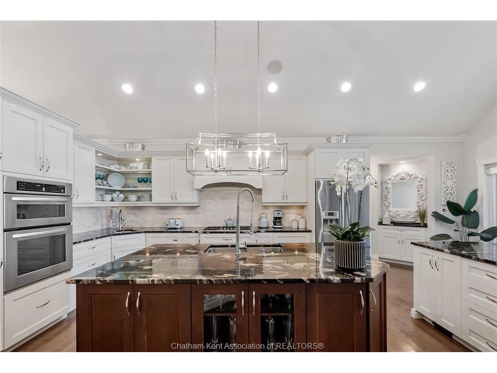 









335


ISLAND

Crescent,
Lighthouse Cove,




ON
N0P 2L0

