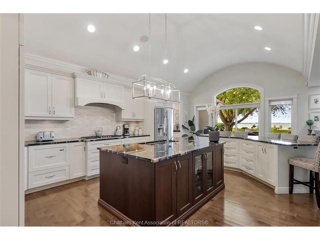 









335


ISLAND

Crescent,
Lighthouse Cove,




ON
N0P 2L0

