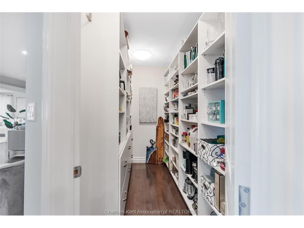 









335


ISLAND

Crescent,
Lighthouse Cove,




ON
N0P 2L0

