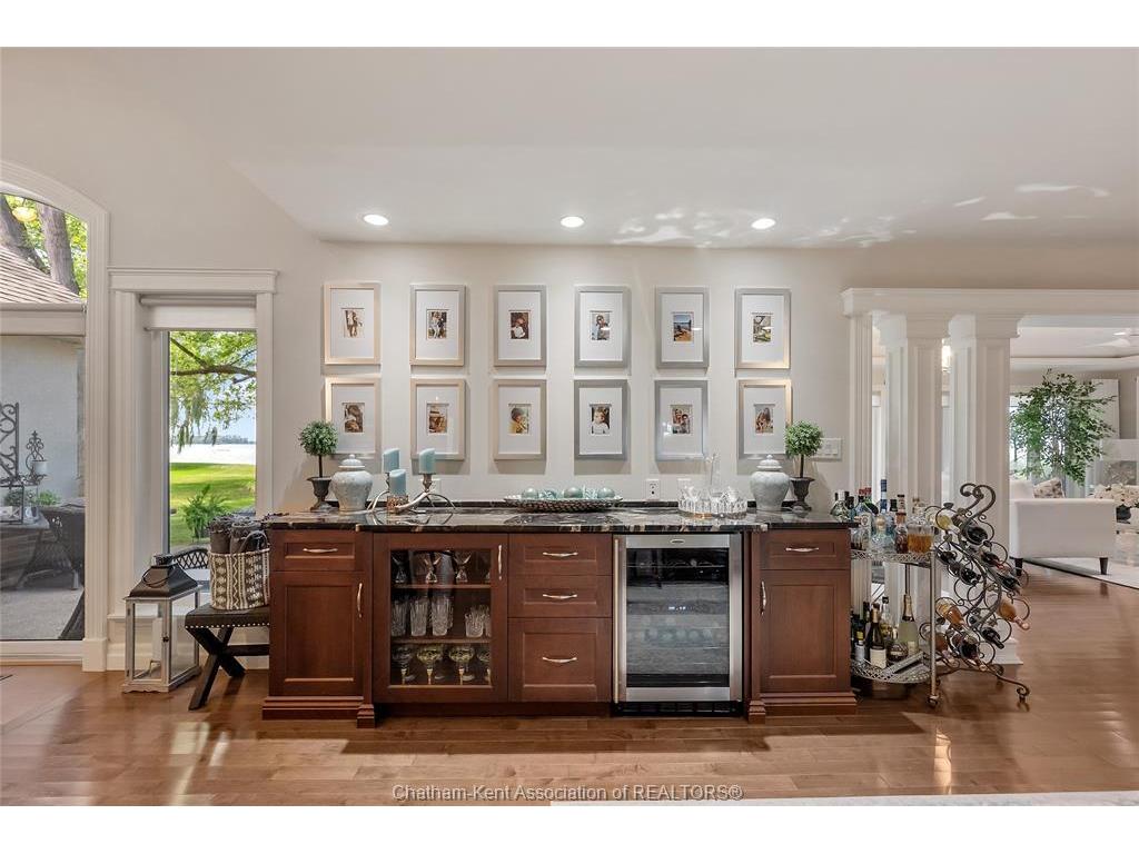 









335


ISLAND

Crescent,
Lighthouse Cove,




ON
N0P 2L0

