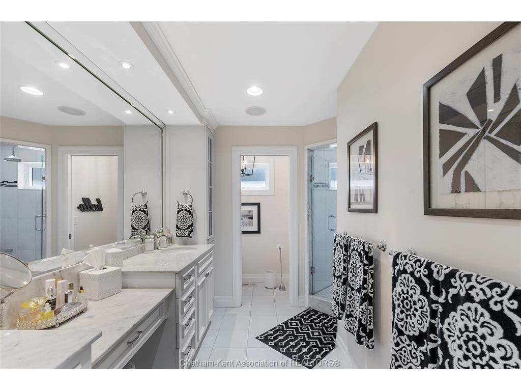 









335


ISLAND

Crescent,
Lighthouse Cove,




ON
N0P 2L0

