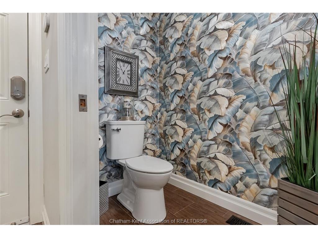 









335


ISLAND

Crescent,
Lighthouse Cove,




ON
N0P 2L0

