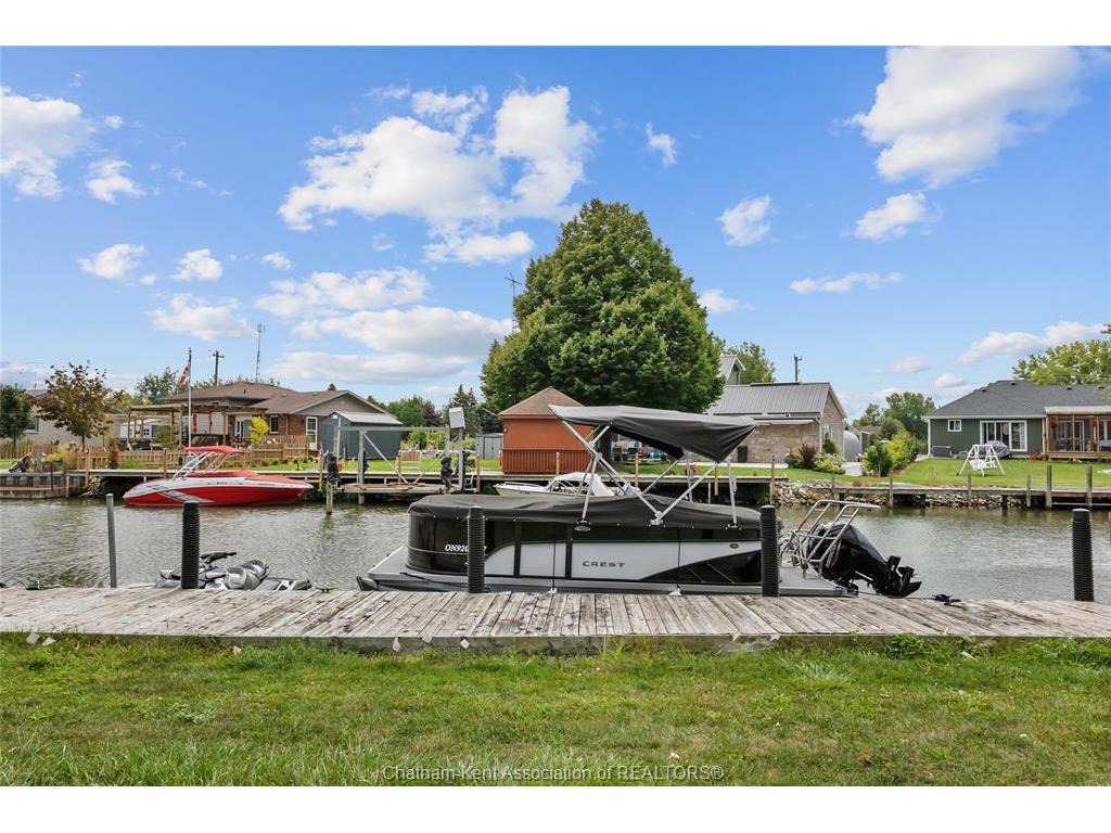 









335


ISLAND

Crescent,
Lighthouse Cove,




ON
N0P 2L0

