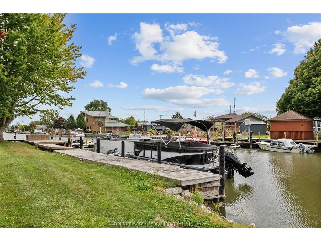 









335


ISLAND

Crescent,
Lighthouse Cove,




ON
N0P 2L0

