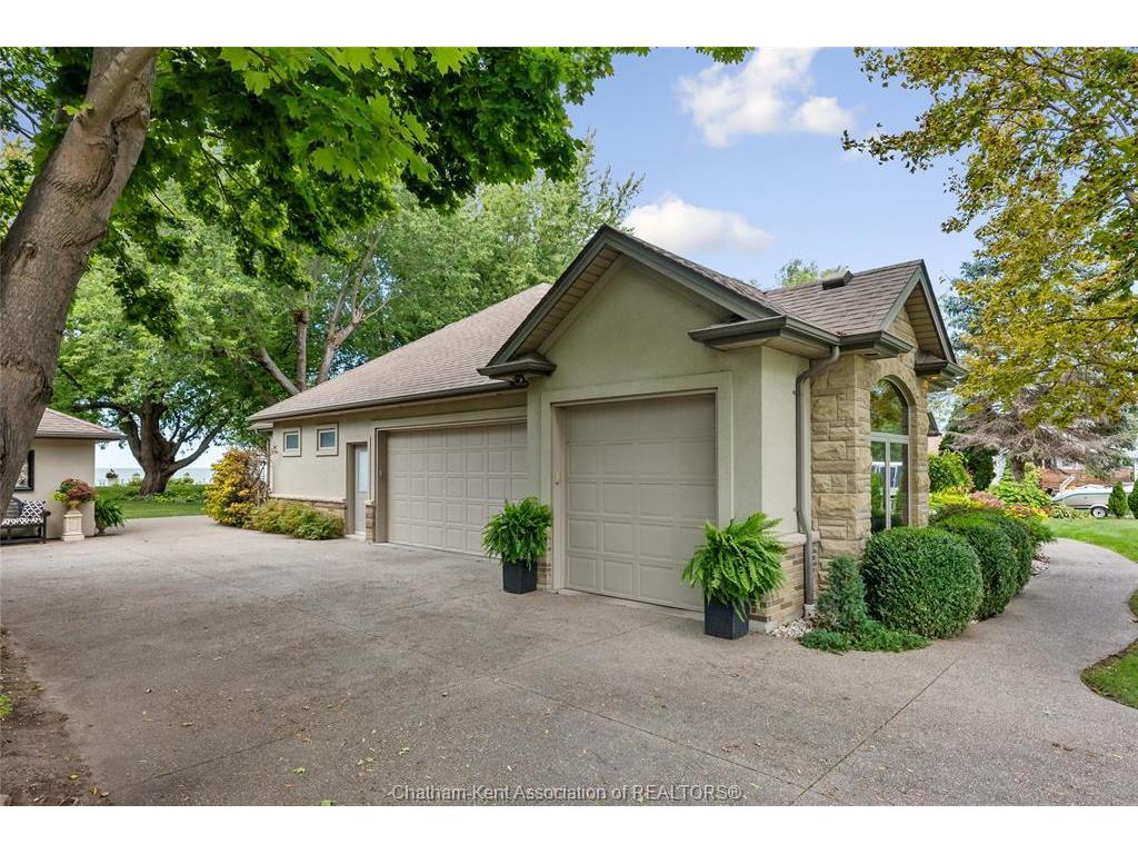 









335


ISLAND

Crescent,
Lighthouse Cove,




ON
N0P 2L0

