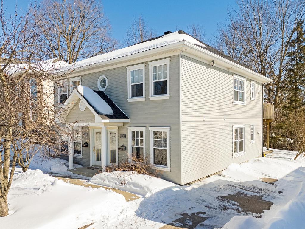 









6432

 - 6434


Rue du Président-Kennedy

,
Sherbrooke (Brompton/Rock Forest/Saint-Élie/Deauville),




QC
J1N4A8

