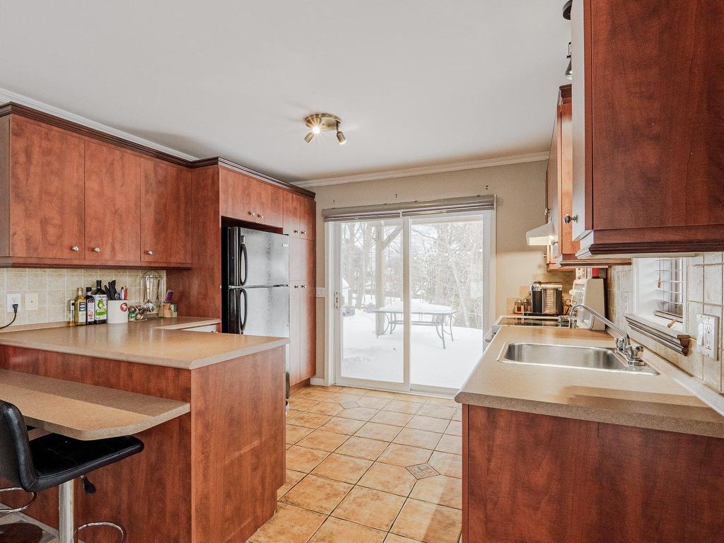 









6432

 - 6434


Rue du Président-Kennedy

,
Sherbrooke (Brompton/Rock Forest/Saint-Élie/Deauville),




QC
J1N4A8

